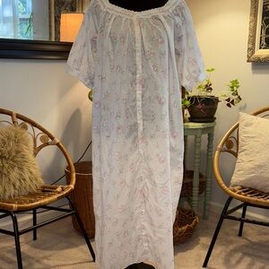 Vintage Floral White cotton Nightgown